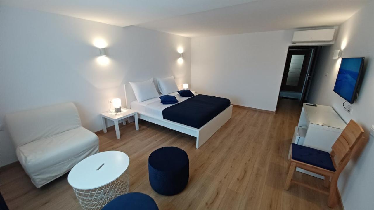 Amaryllis Residence, Apartment Diana & Deluxe Rooms With Shared Kitchen Veli Lošinj Exterior foto