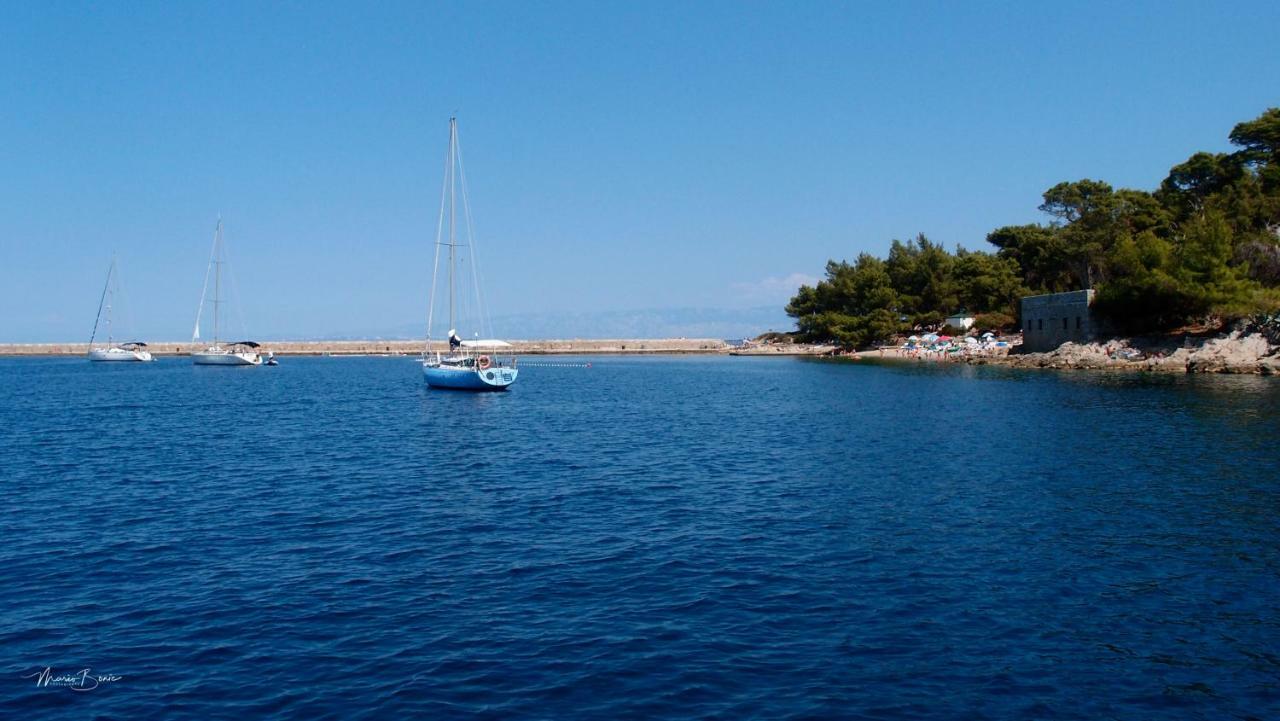 Amaryllis Residence, Apartment Diana & Deluxe Rooms With Shared Kitchen Veli Lošinj Exterior foto
